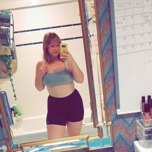 Meet your Posher, Corinne